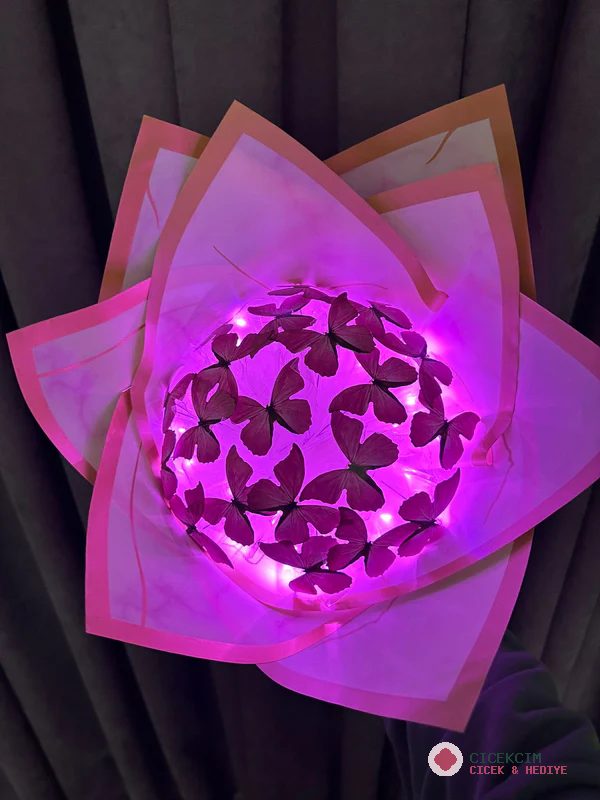 Pembe Led Işıklı Kelebek Buketi