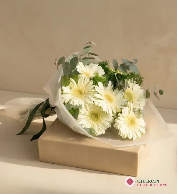 Beyaz Gerberalar Çiçek Buketi Lolaflora